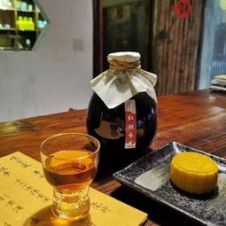 打牌吃瓜喝老酒,老酒时光里的欢乐人生