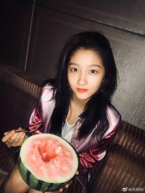 吃瓜双人拍照,吃瓜双人拍照趣味瞬间