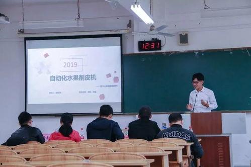 毕业生答辩吃瓜,毕业生吃瓜成风，揭秘校园风云录